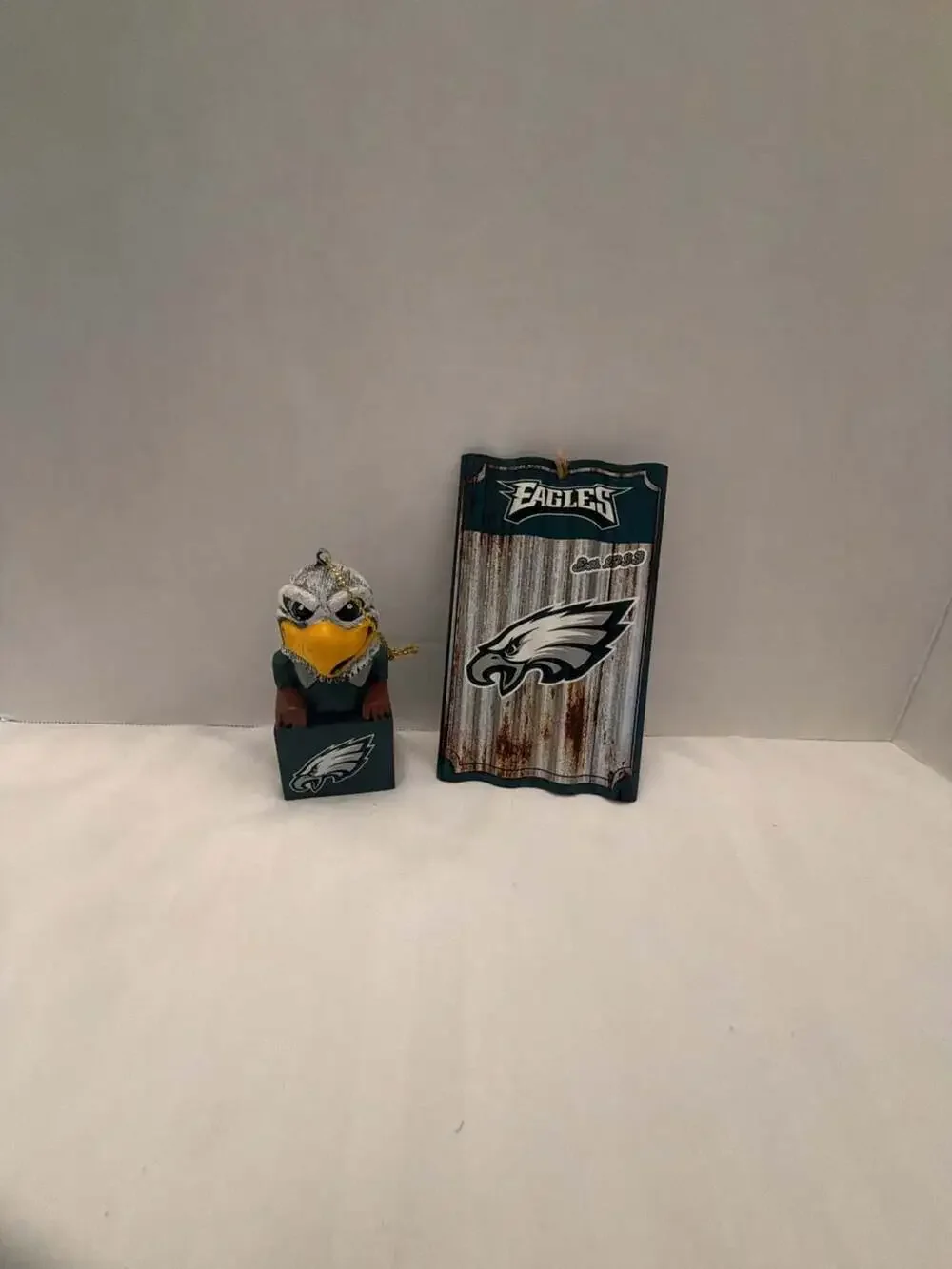 Philadelphia Eagles NFL Metal Corrugate Ornament & Figurine Set